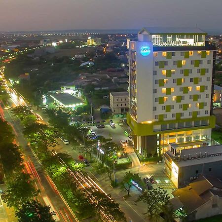 סוראבאיה Hotel Dafam Pacific Caesar מראה חיצוני תמונה