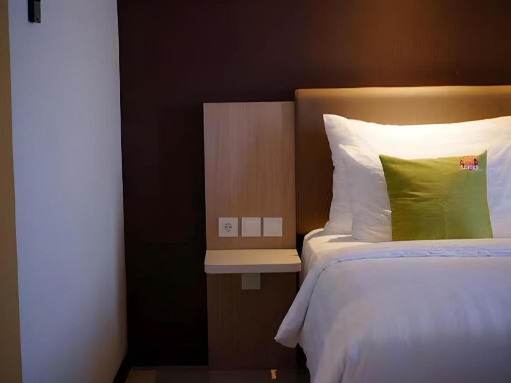 סוראבאיה Hotel Dafam Pacific Caesar מראה חיצוני תמונה