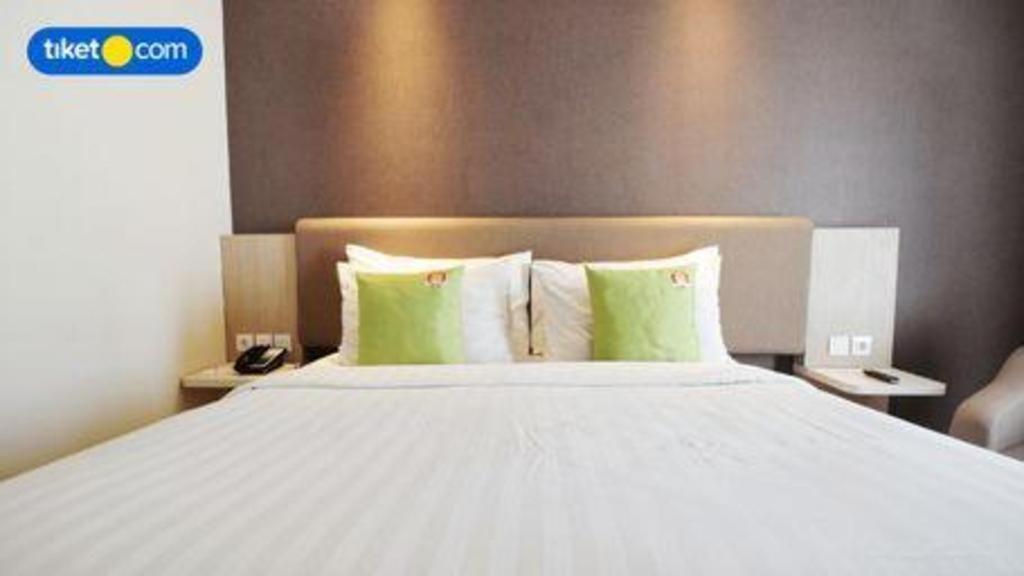 סוראבאיה Hotel Dafam Pacific Caesar מראה חיצוני תמונה