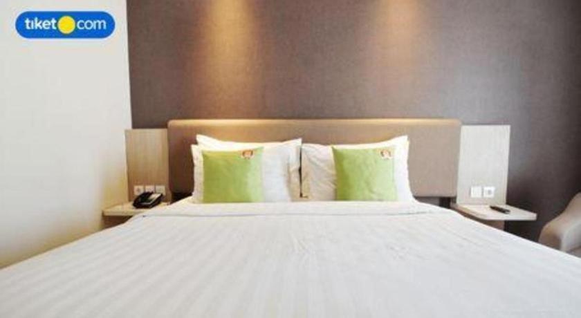 סוראבאיה Hotel Dafam Pacific Caesar מראה חיצוני תמונה