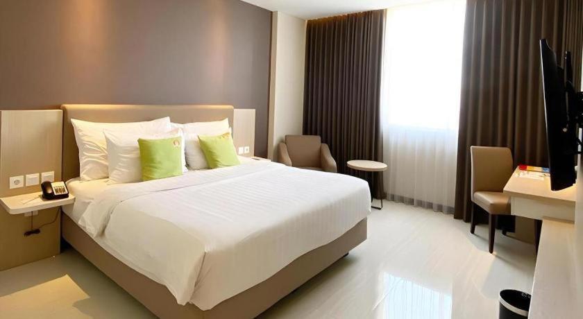 סוראבאיה Hotel Dafam Pacific Caesar מראה חיצוני תמונה
