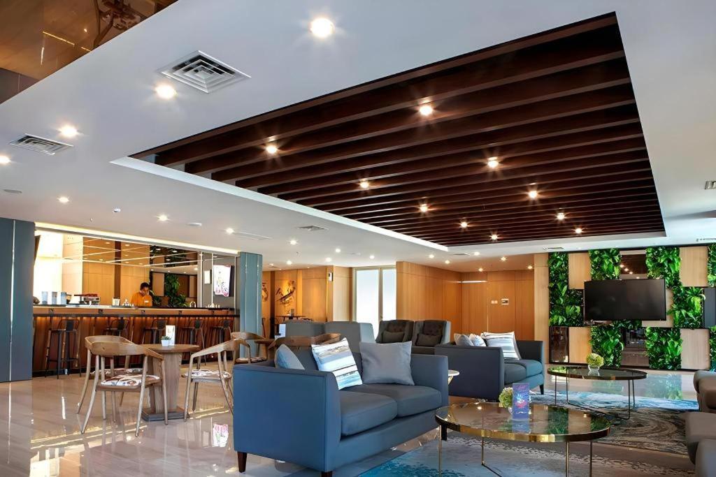 סוראבאיה Hotel Dafam Pacific Caesar מראה חיצוני תמונה