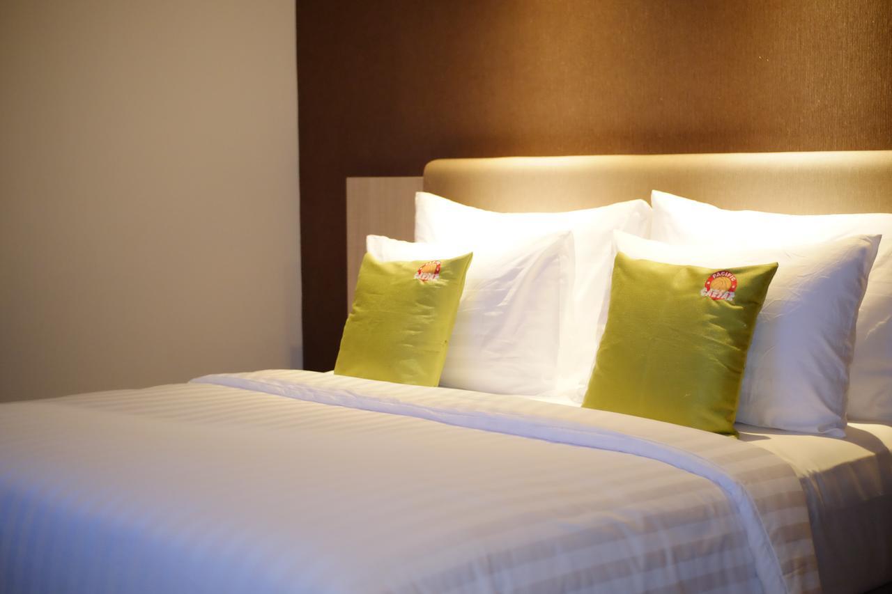 סוראבאיה Hotel Dafam Pacific Caesar מראה חיצוני תמונה
