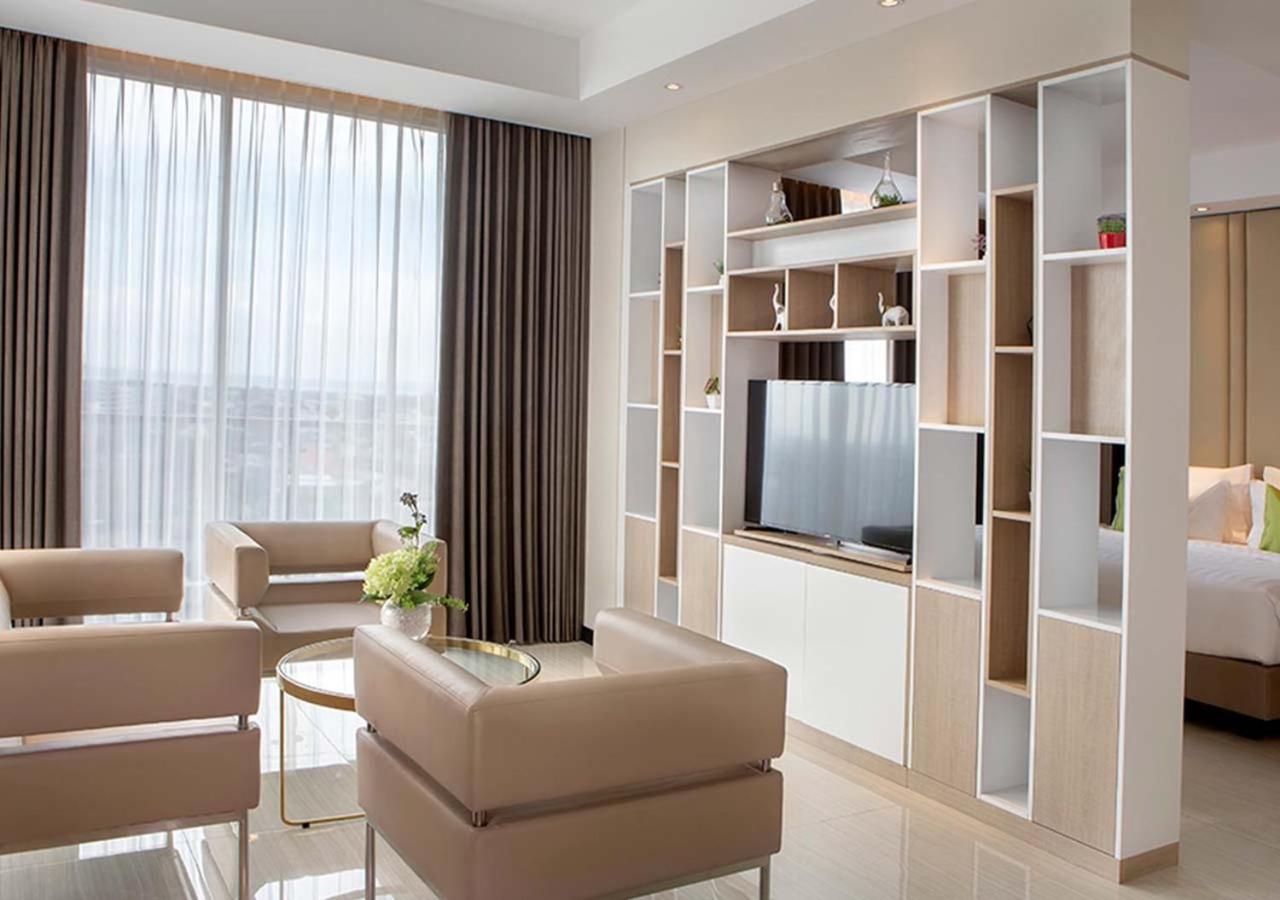 סוראבאיה Hotel Dafam Pacific Caesar מראה חיצוני תמונה